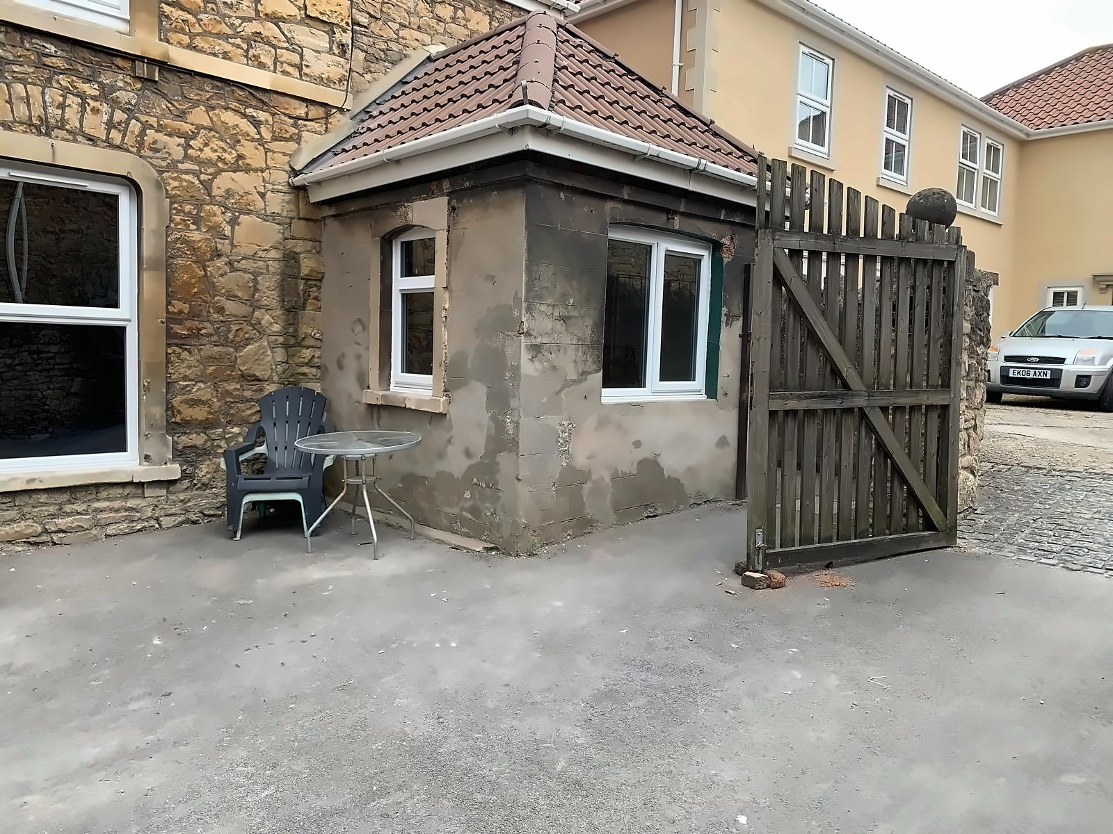 Garden annexe – before